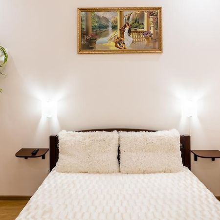 לבוב Apartment On Khmelnytskogo Street מראה חיצוני תמונה