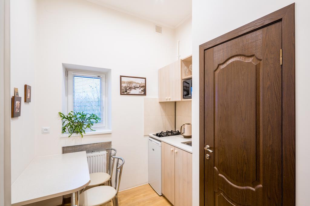 לבוב Apartment On Khmelnytskogo Street מראה חיצוני תמונה