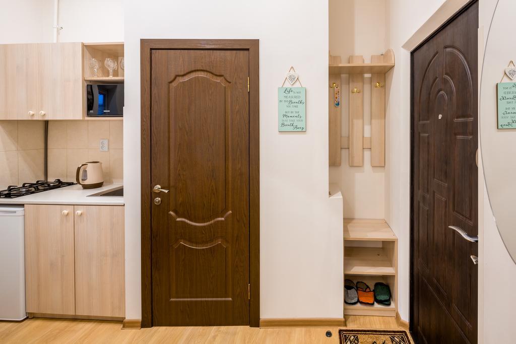 לבוב Apartment On Khmelnytskogo Street מראה חיצוני תמונה